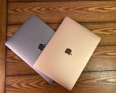 Apple MacBook